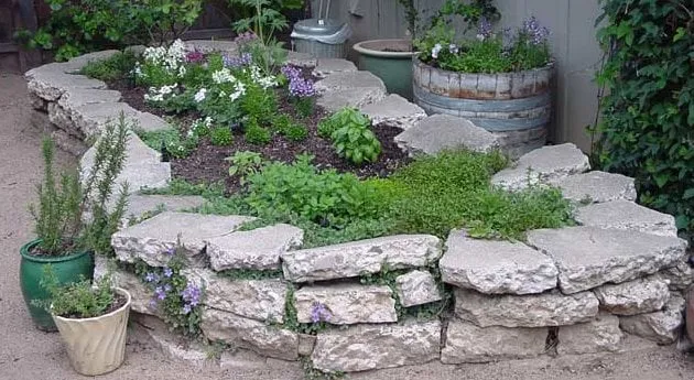 Top-rated residential landscaping near you in Palo Alto, CA by Hortus Design Sustainable Landscapes