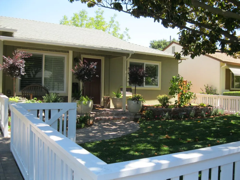 Custom residential landscaping for beautiful yards in Palo Alto, CA by Hortus Design Sustainable Landscapes