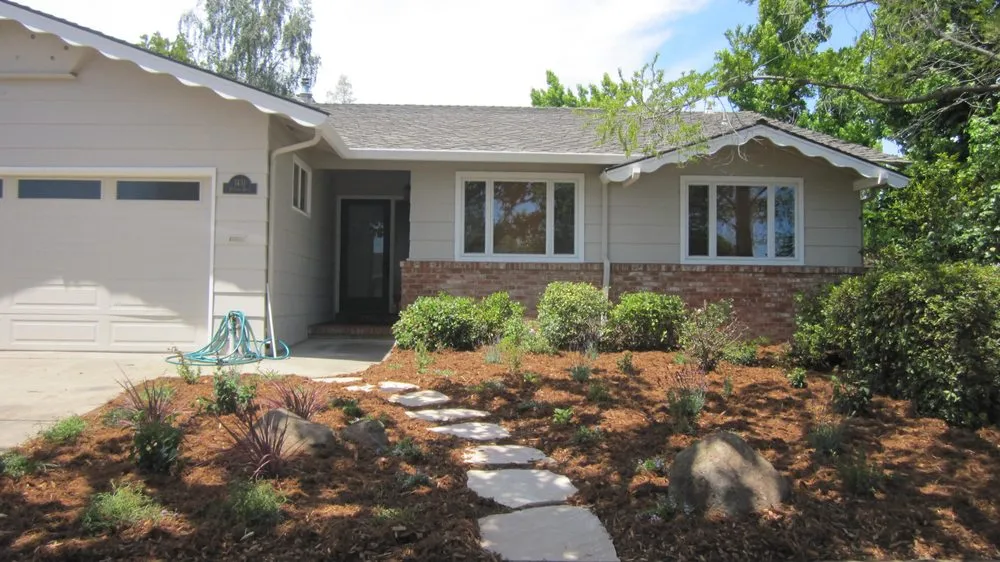 Custom landscape installation in Palo Alto, CA - Hortus Design Sustainable Landscapes