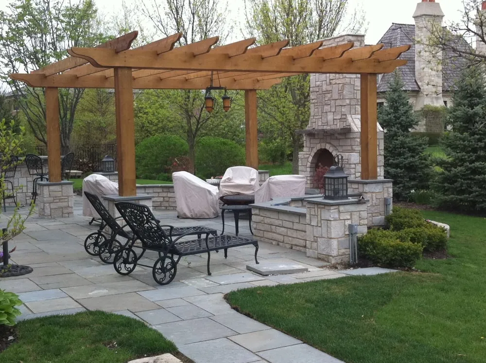 Reliable landscaping services near you in Lake Bluff, IL by Horvat Design Group