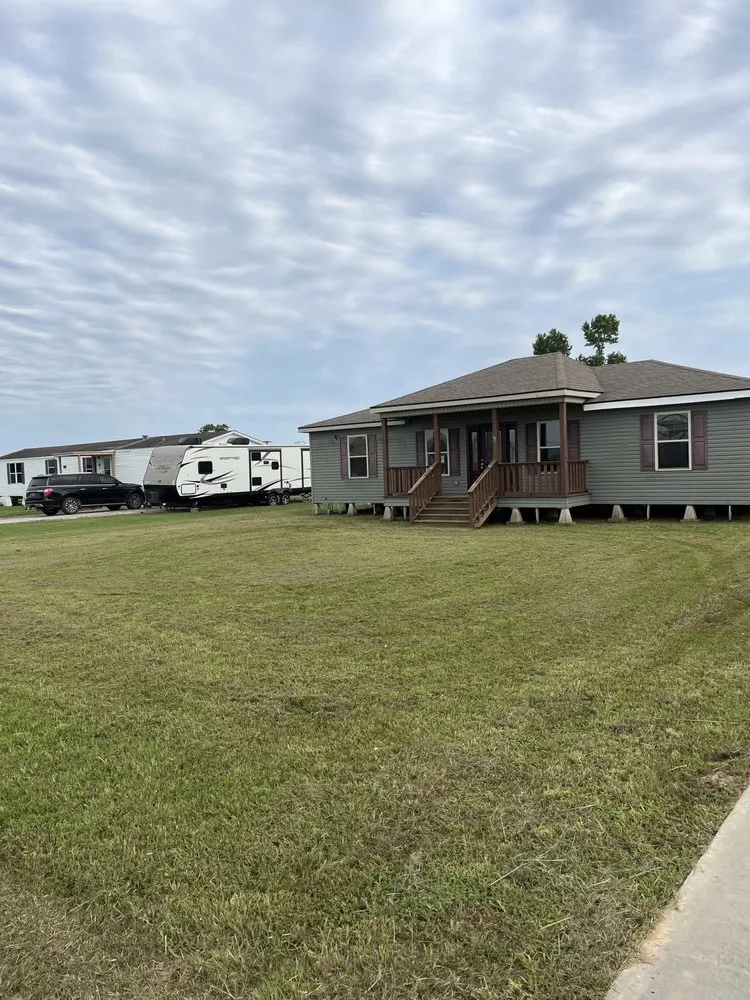 Affordable landscaping services for homes in Carencro, LA by Hotshot Handyman & Electric