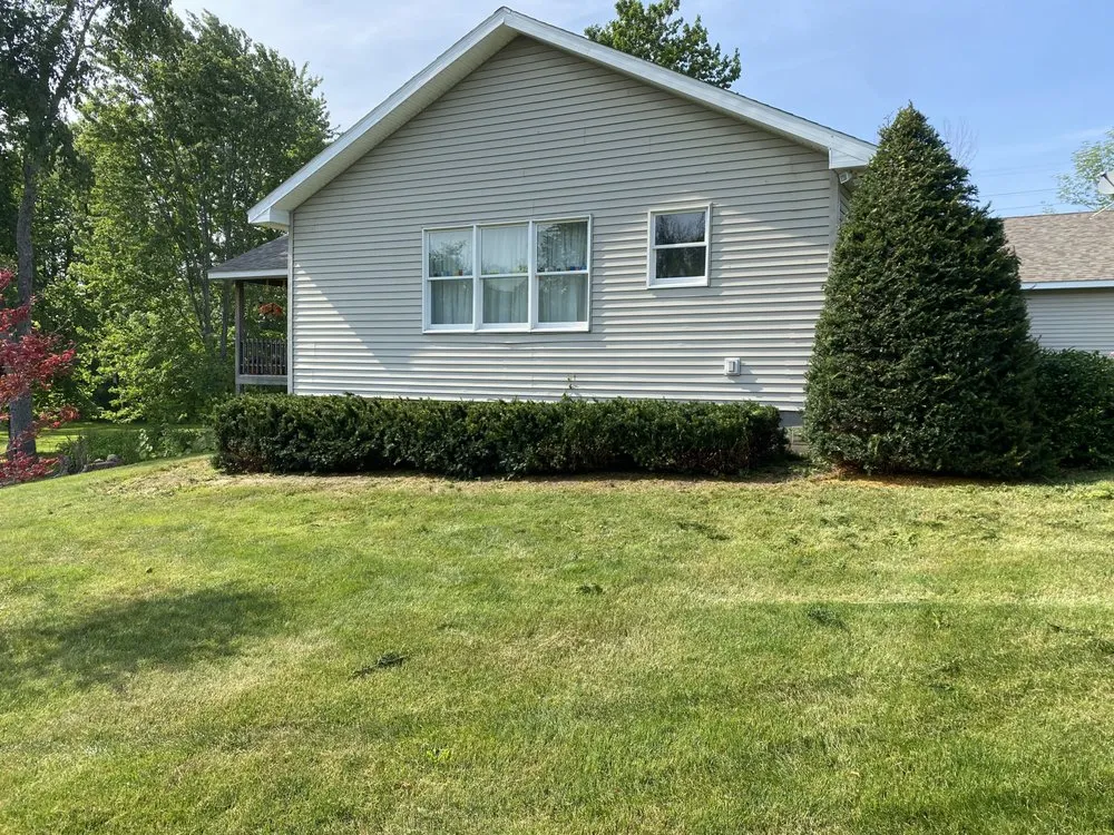 Trusted yard maintenance for beautiful yards in Holley, NY by Hound lawn service & landscaping