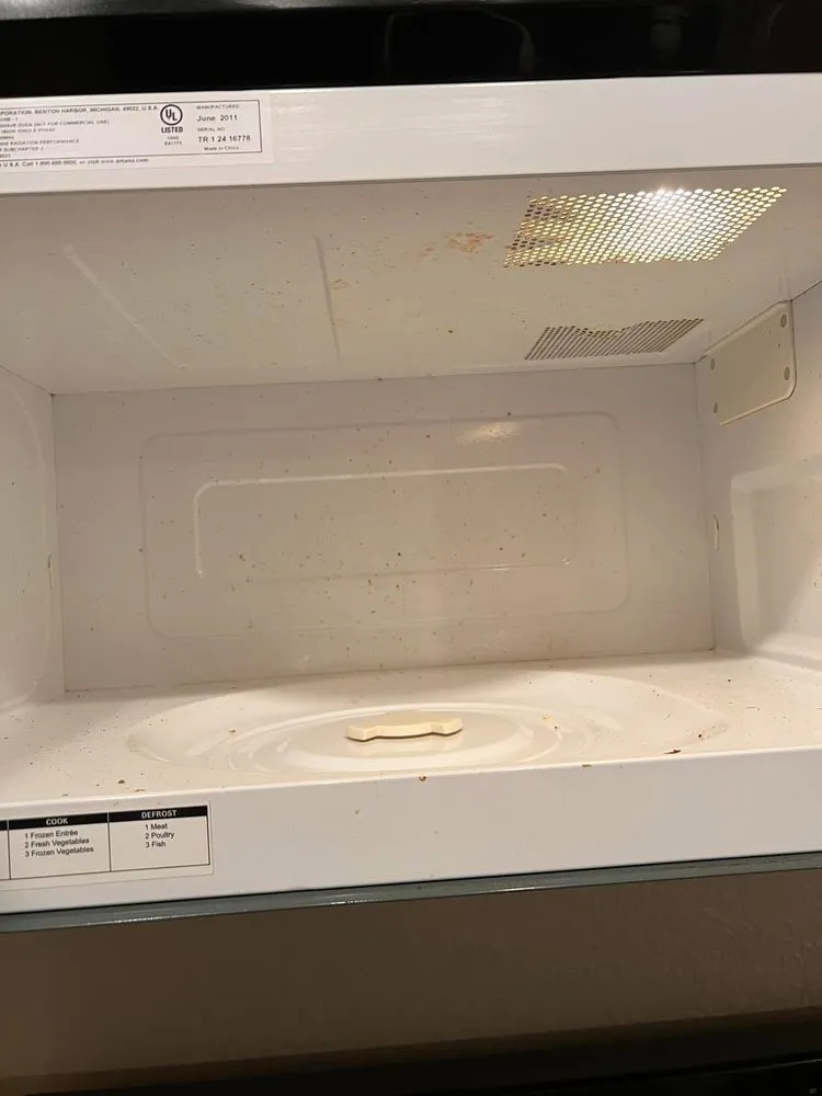 Professional lawn care service experts serving Bradenton, FL - House Cleaning & Landscaping Quality Services