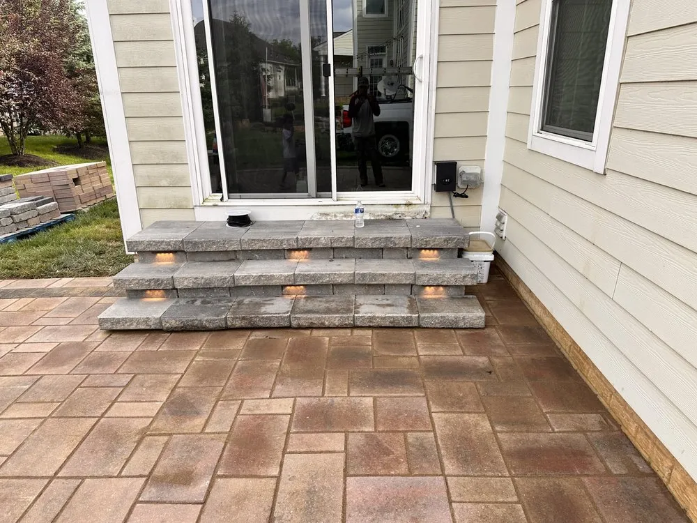 Top-rated lawn care service with custom design in Columbus, OH by House Cleaning Morazan