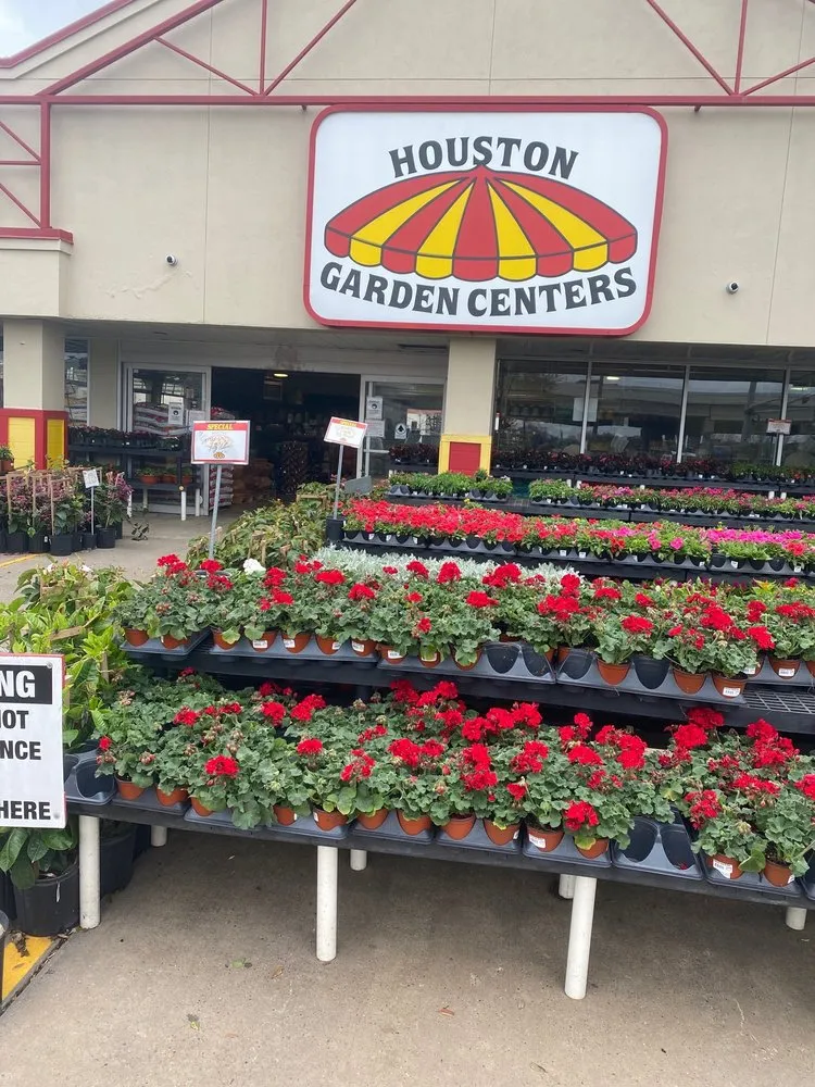 Professional garden landscaping in Pasadena, TX by Houston Garden Centers