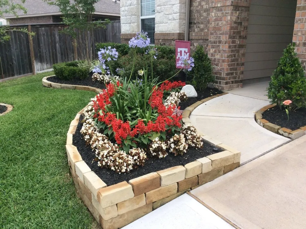Expert outdoor landscaping in Richmond, TX by Houston Landscape Images