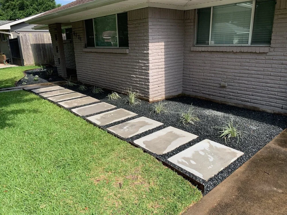 Local garden landscaping for beautiful yards in Fresno, TX by Houston Lawn Care & Tree Service