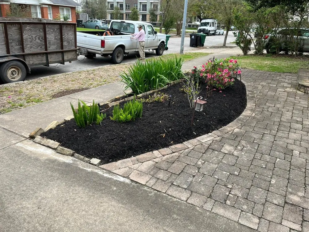 Expert lawn mowing service experts serving Fresno, TX - Houston Lawn Care & Tree Service