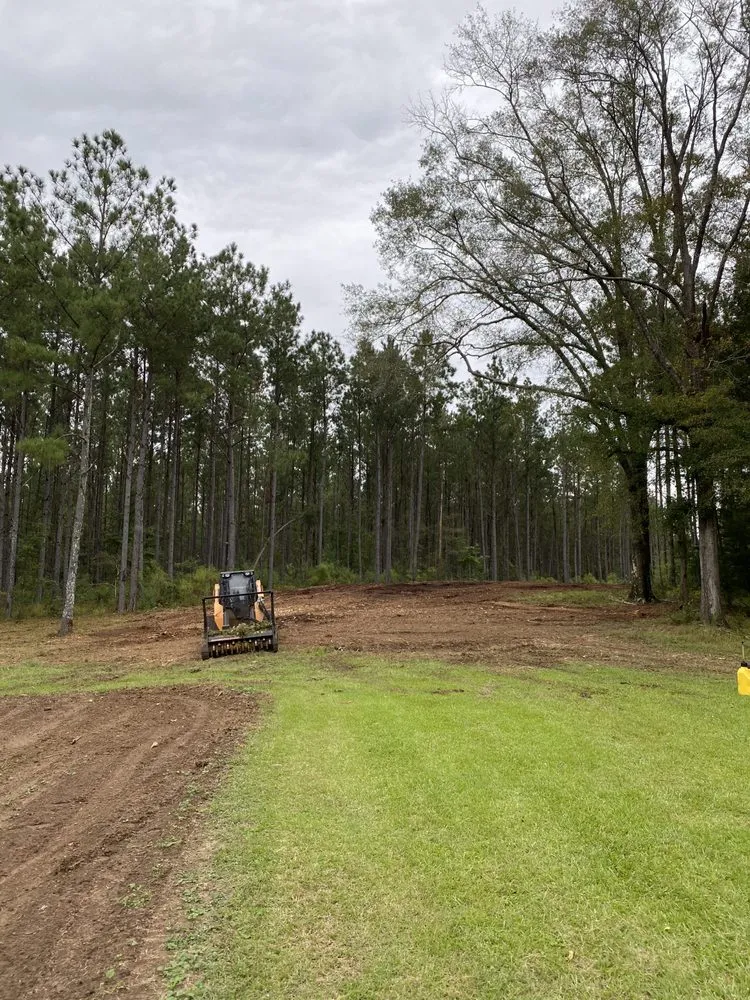 Top-rated lawn mowing service for beautiful yards across Carthage, MS - Houston’s Mulching & Excavation Service