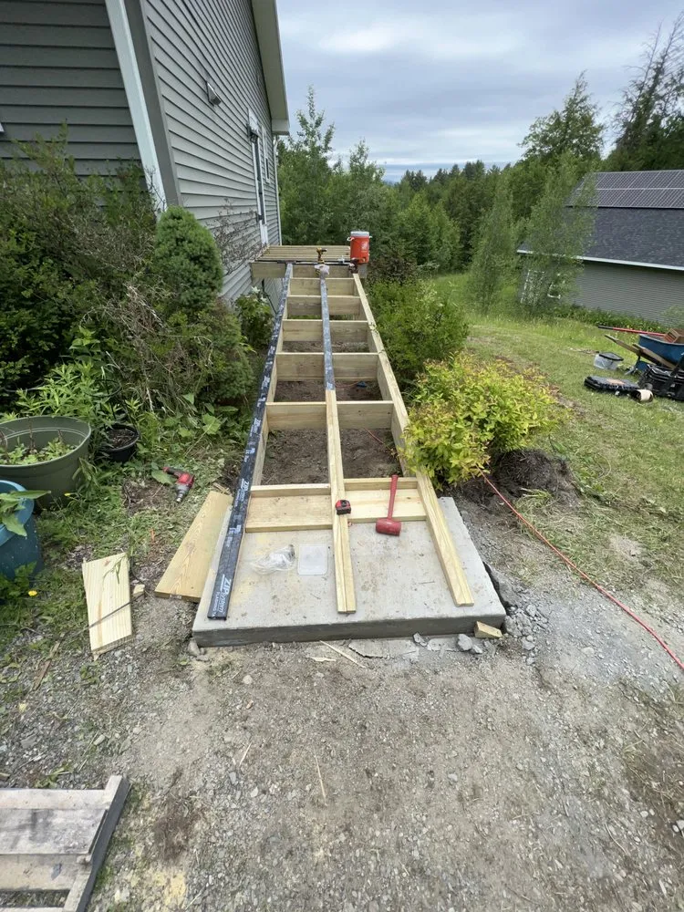 Top-rated garden landscaping for year-round maintenance in Randolph, VT by Hovnanian Landscape Excavation