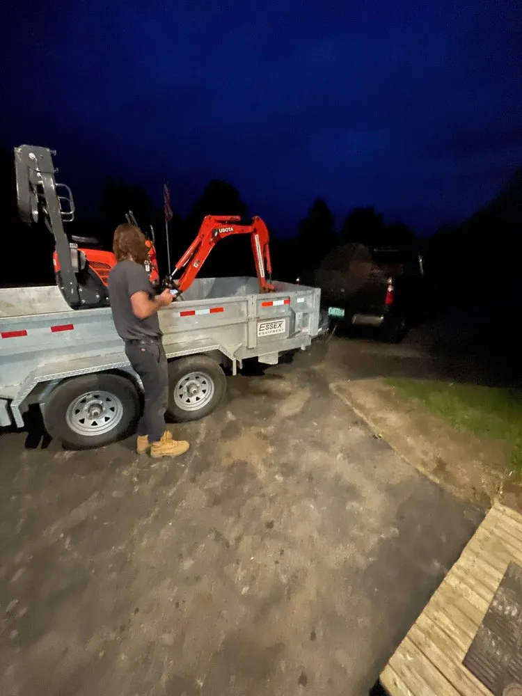 Top-rated yard cleanup service for beautiful yards in Randolph, VT by Hovnanian Landscape Excavation