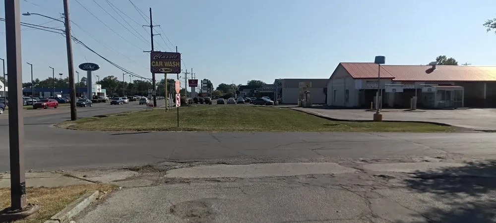 Custom lawn care service for residential properties in Columbus, OH by How U Want It