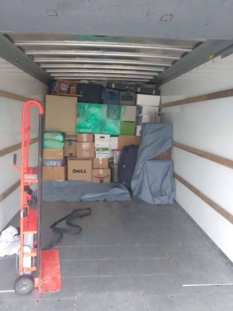 Expert lawn care service experts serving Columbus, OH - How We Care Services