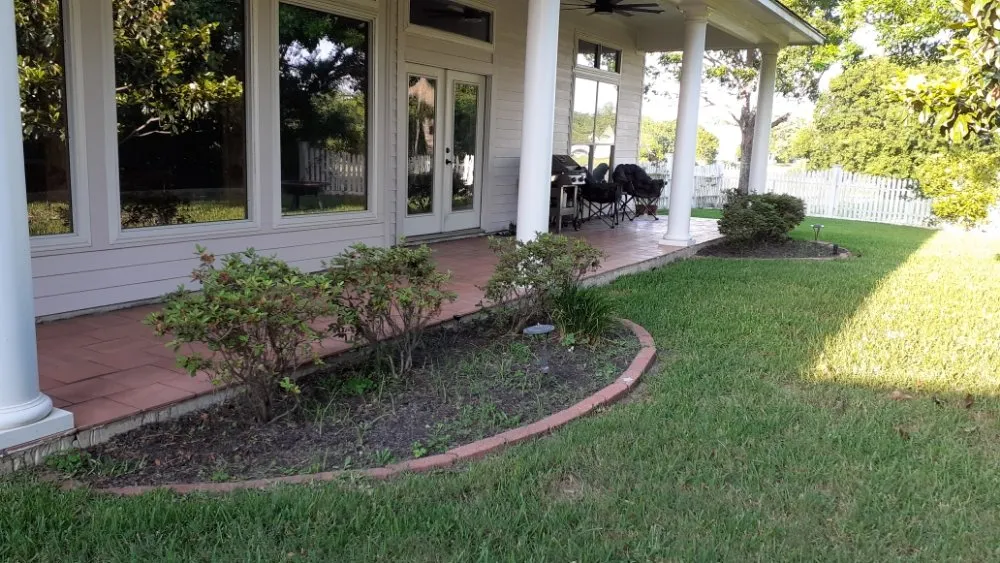 Professional landscaping services experts serving La Porte, TX - Howard Family Lawn Care