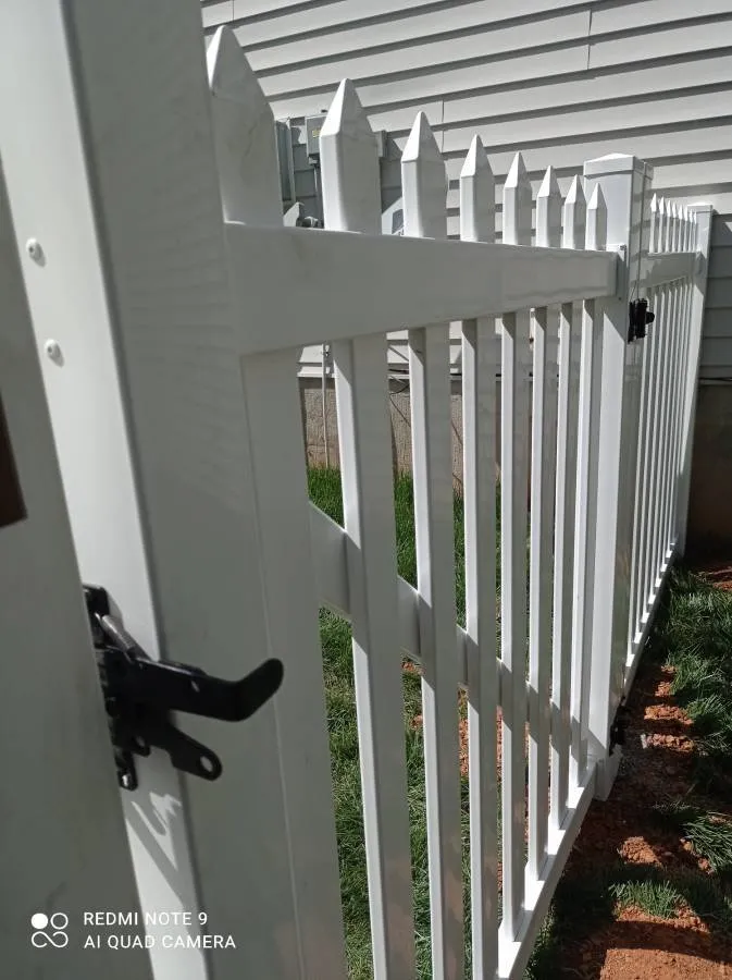 Reliable lawn mowing service experts serving Charlotte, NC - Howard's landscapes