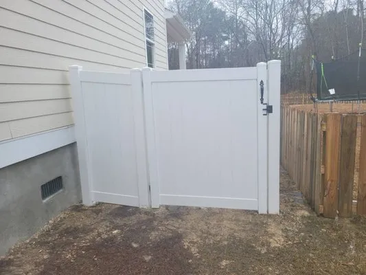 Howard's landscapes Logo