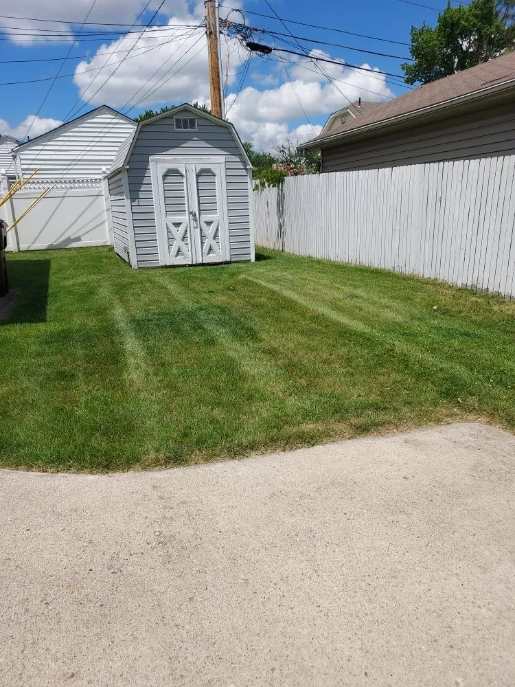 Professional residential landscaping experts serving Dayton, OH - Howard's Lawn Care And Snow Removal