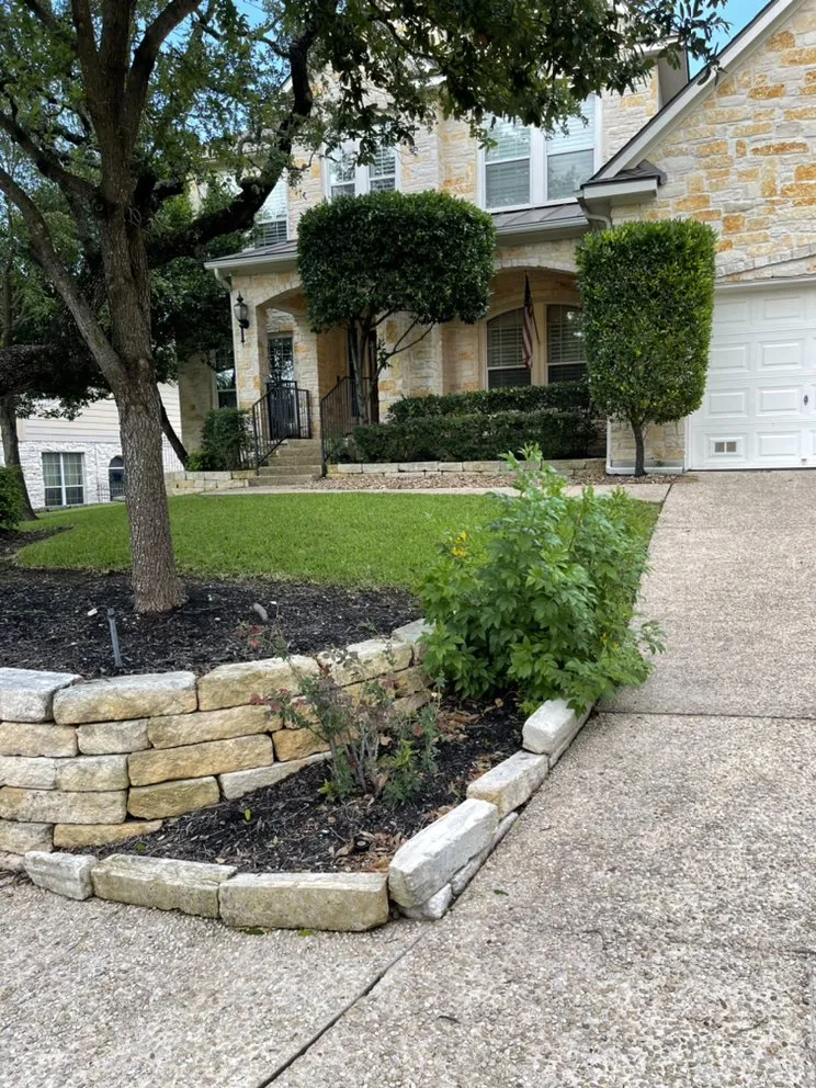 Expert garden landscaping in San Antonio, TX by Howdy Lawn Care