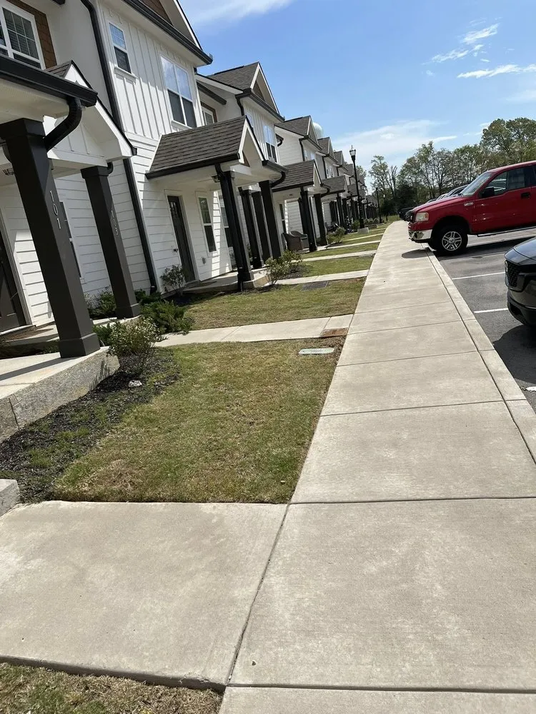 Custom lawn care service in Charlotte, TN - Howell And Sons Lawn Care