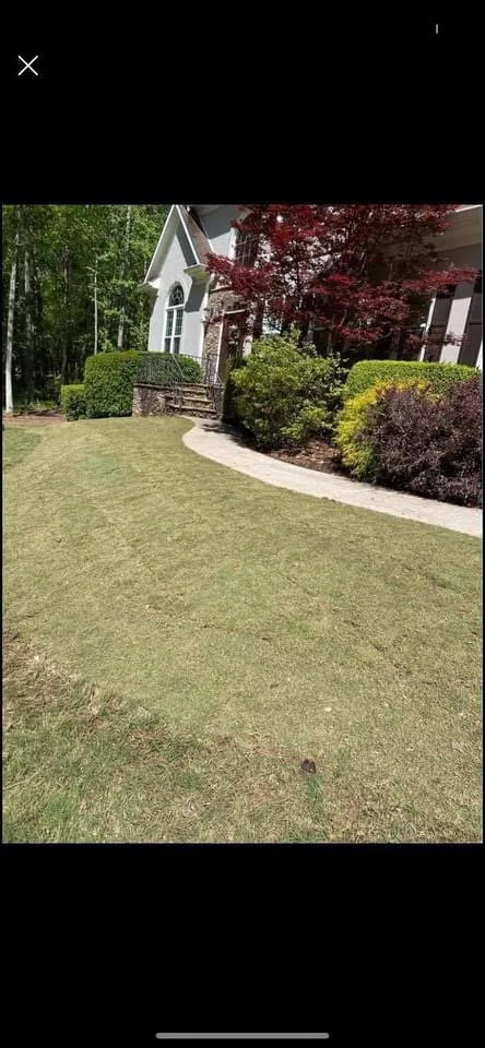 Local lawn care service in Mansfield, GA by Howell Gardens