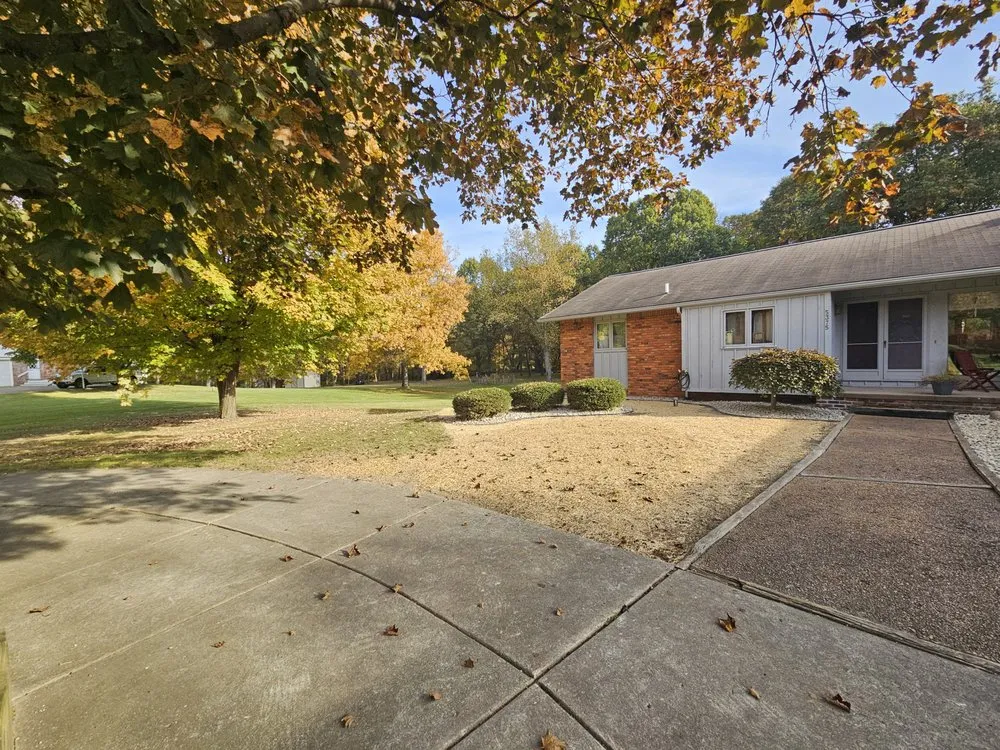 Reliable yard cleanup service experts serving Howell, MI - Howell Hardscape