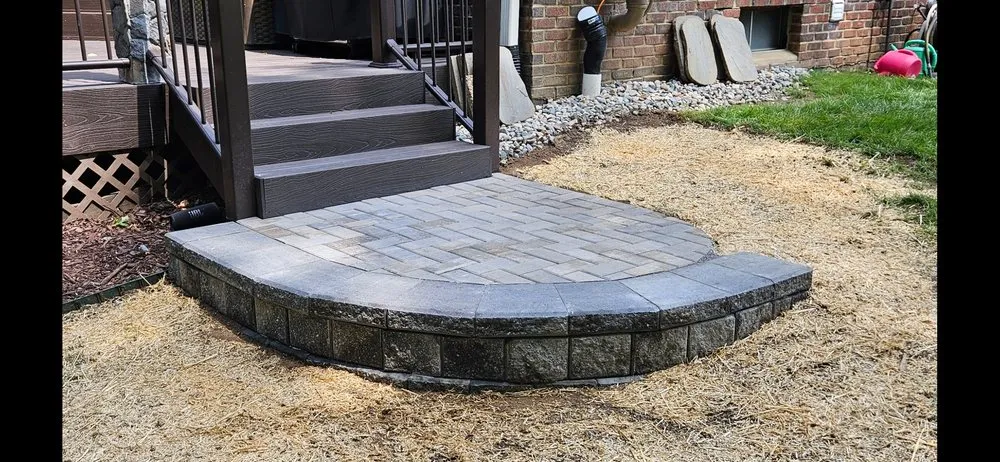 Affordable yard maintenance in Howell, MI by Howell Hardscape