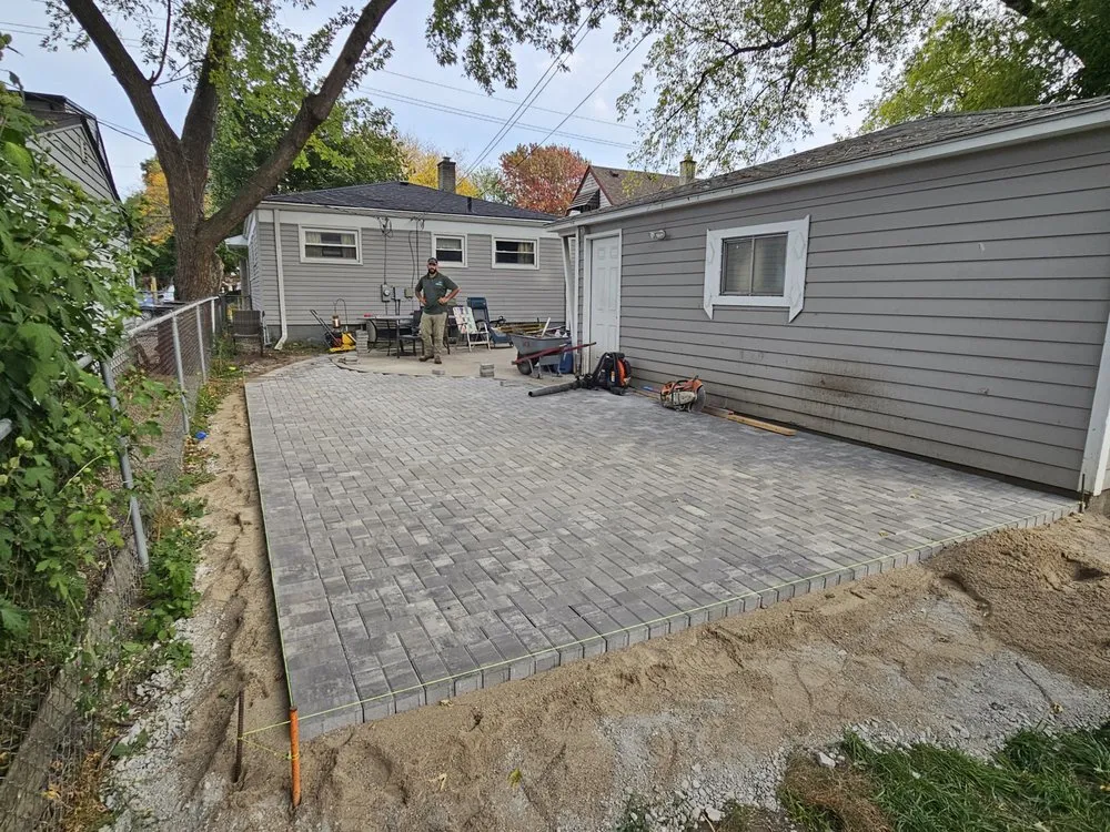 Professional outdoor landscaping in Howell, MI - Howell Hardscape