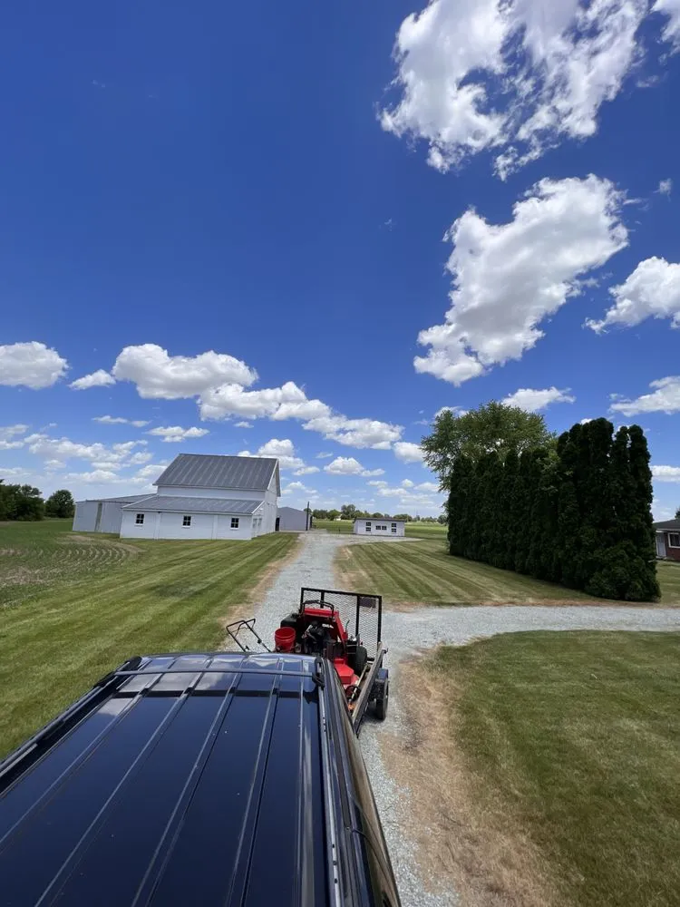 Professional garden landscaping in Greenfield, IN by Howells Cuts And Clean Ups