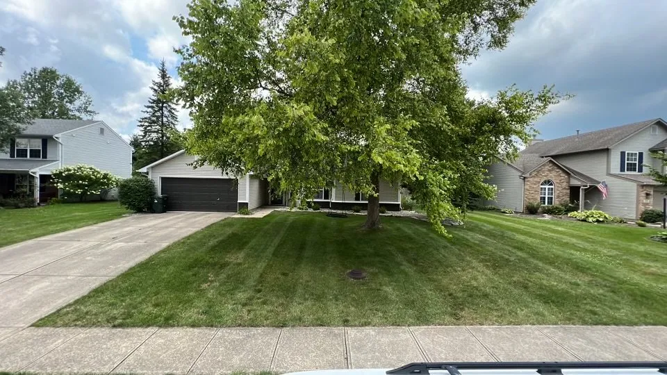 Top-rated lawn mowing service experts serving Greenfield, IN - Howells Cuts And Clean Ups