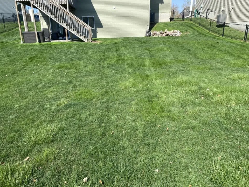 Local lawn care service experts serving Des Moines, IA - Howe’s Lawncare & Snow Removal