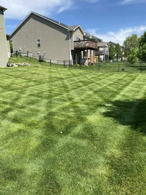 Howe’s Lawncare & Snow Removal Logo