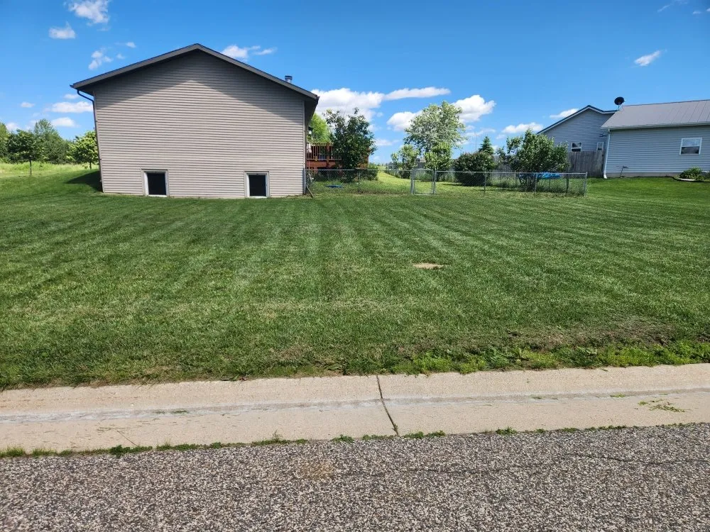 Top-rated landscape installation in Rio, WI by Howies lawn services