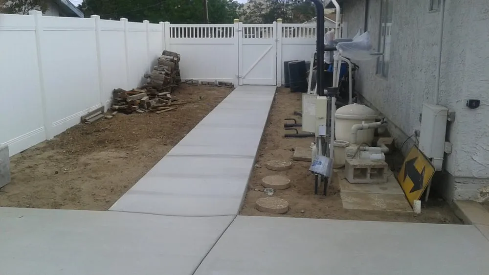 Affordable garden landscaping in Redlands, CA by Hoy Construction Landscaping