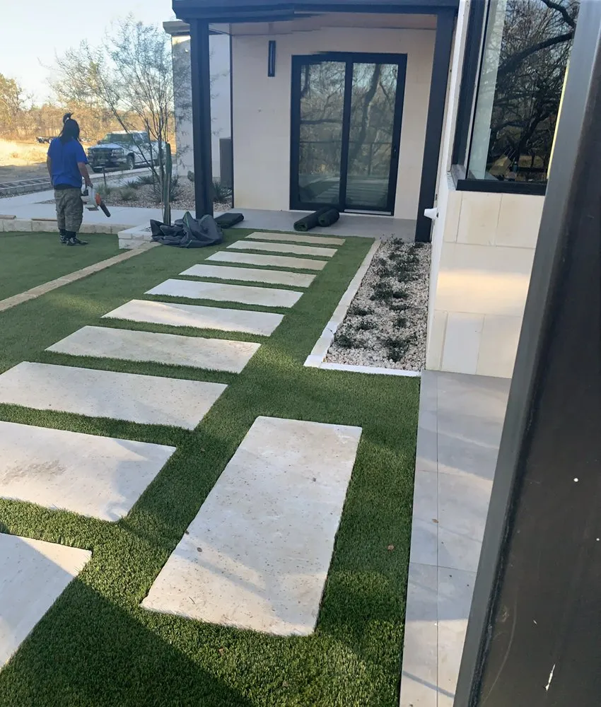 Top-rated yard maintenance experts serving Montgomery, TX - Hoyscapes