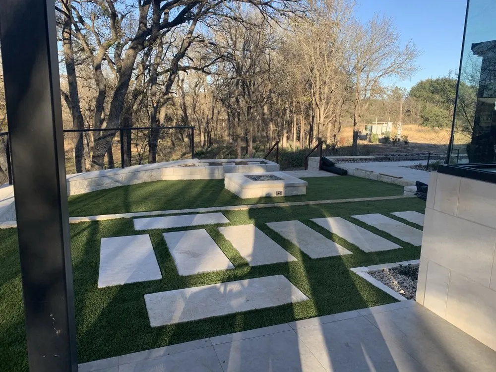 Custom landscape installation in Montgomery, TX by Hoyscapes