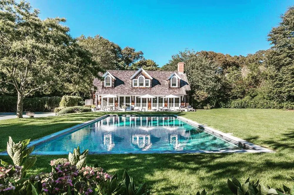 Local yard cleanup service in Amagansett, NY - Hoyt Property Care