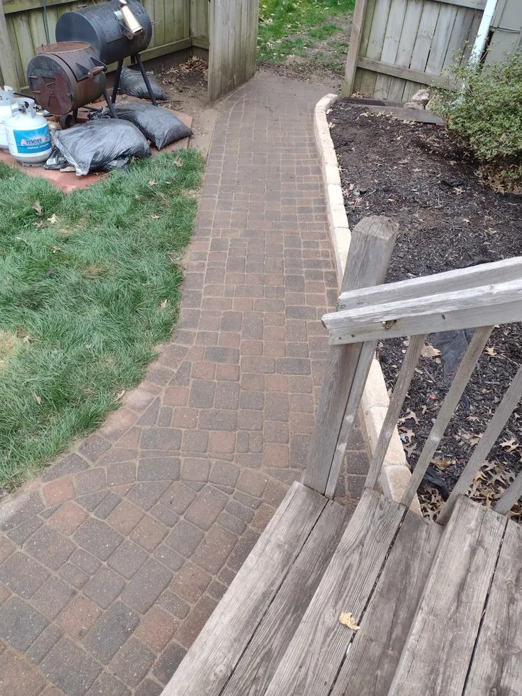 Custom yard maintenance experts serving Olathe, KS - H/Q landscape services
