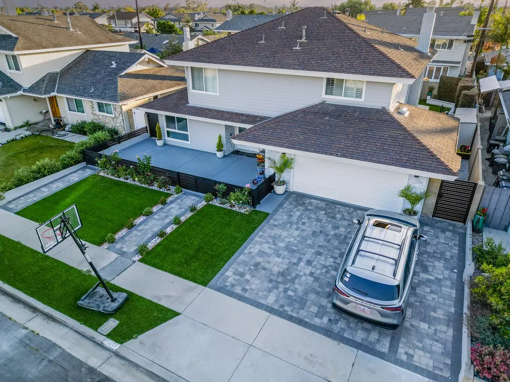 Affordable lawn mowing service in Huntington Beach, CA - HQ Remodeling & Design