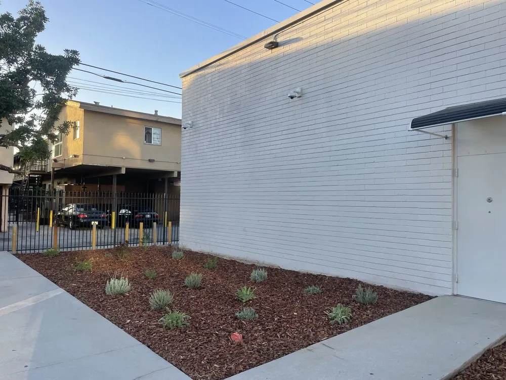 Custom landscape installation in Los Angeles, CA - H&R Landscape