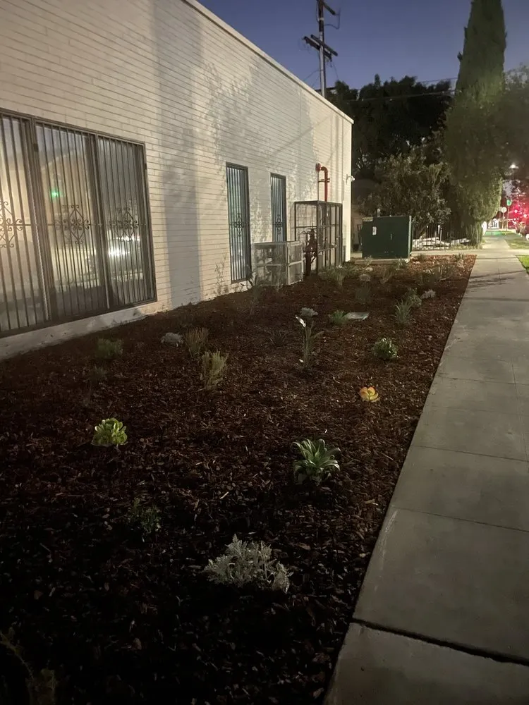 Affordable lawn care service near you across Los Angeles, CA - H&R Landscape