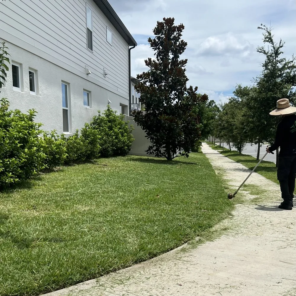 Top-rated lawn care service in Orlando, FL - HR Lawn Care Services
