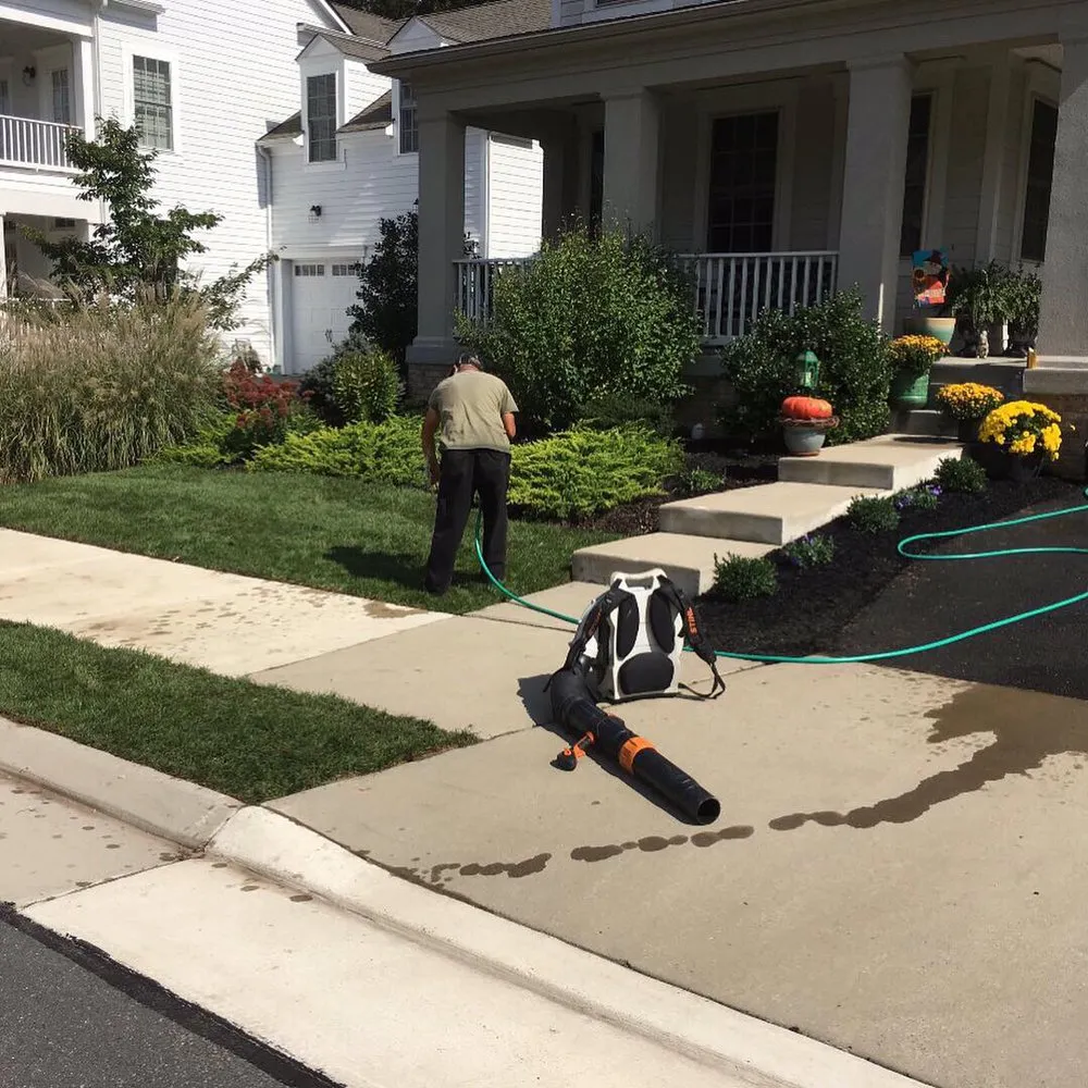 Reliable residential landscaping experts serving Leesburg, VA - Hrs Complete