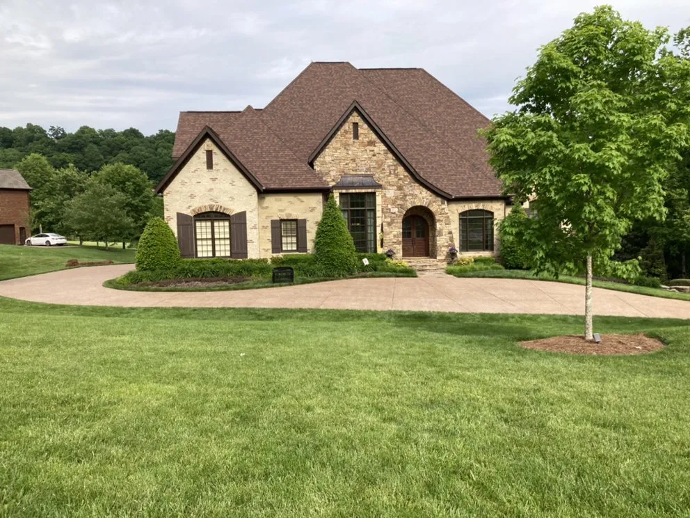 Affordable garden landscaping for homes across Franklin, TN - HR’s Pressure Washing and Staining