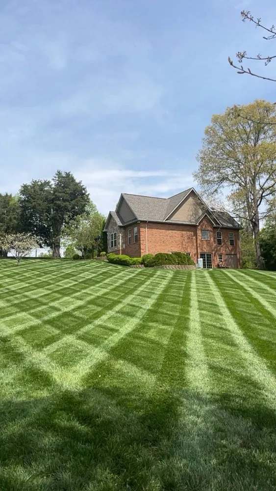 Local garden landscaping experts serving Greenback, TN - H's Lawn Care