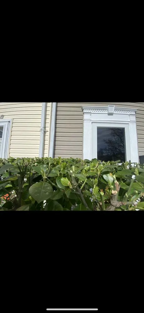 Reliable lawn mowing service experts serving Rosedale, MD - H’s Lawn Care