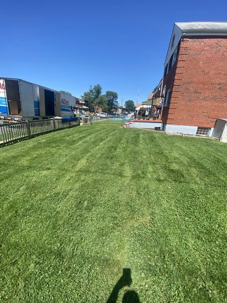 Trusted yard maintenance experts serving Rosedale, MD - H’s Lawn Care