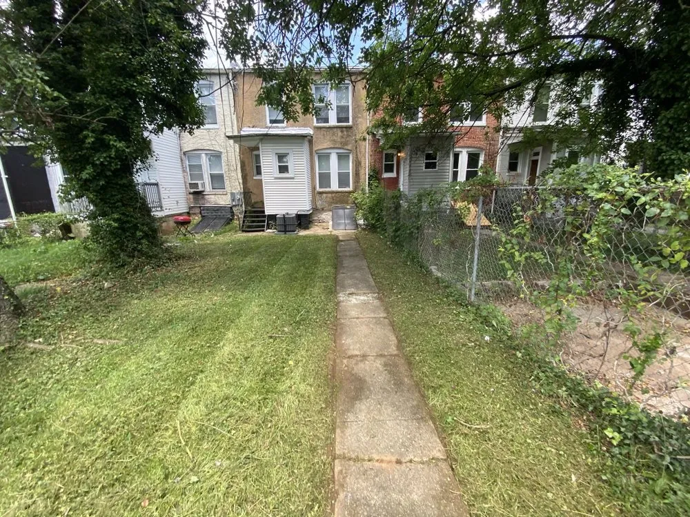 Professional yard maintenance experts serving Rosedale, MD - H’s Lawn Care