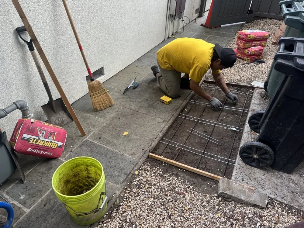 Reliable garden landscaping in Redwood City, CA by HSDD Handyman & Electronics