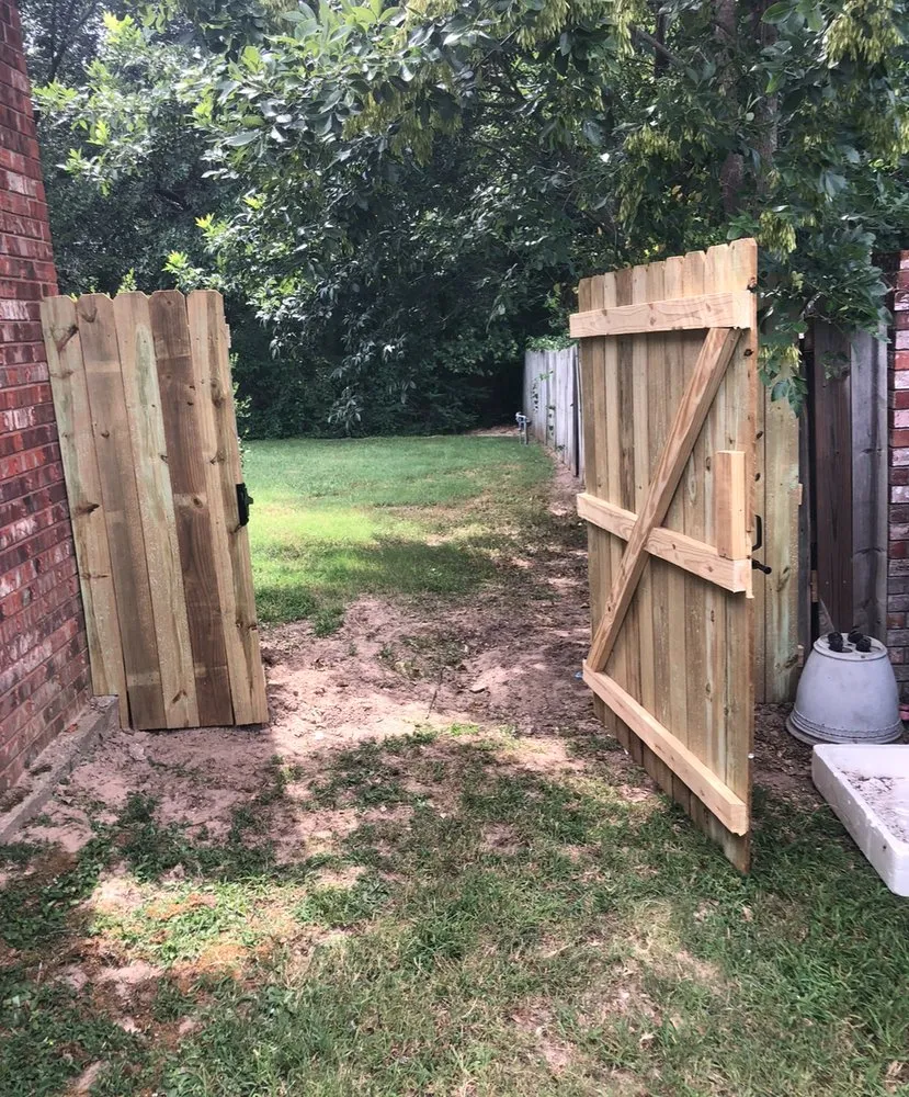 Reliable yard maintenance for year-round maintenance in McAlester, OK by HSL