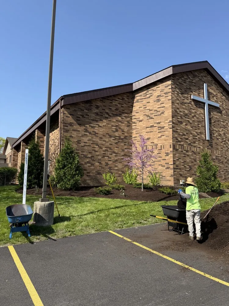 Top-rated yard cleanup service experts serving Crystal Lake, IL - HT Landscaping